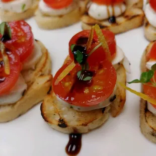 Caprice crostini