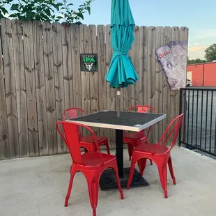 Has lots of great outdoor seating options