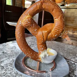 Bier Cheese and Pretzel Bread
