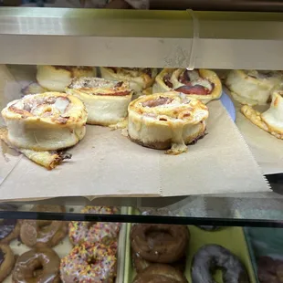 Pepperoni pinwheel up top was fresh and delicious