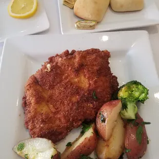 Cordon Bleu with Broccoli and Red Potatoes