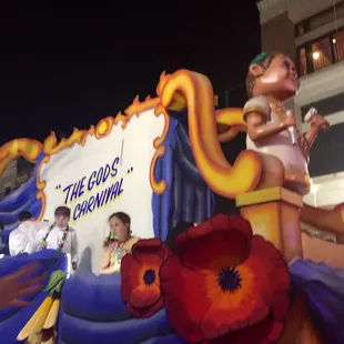 The Gods of Carnival float!