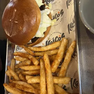 La guaca burger