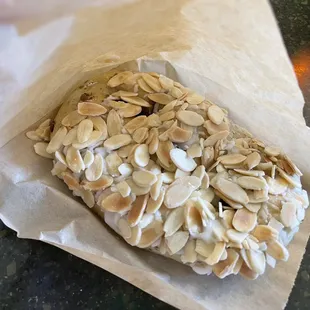 Norwegian Kringla with Almonds