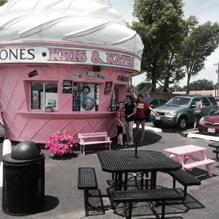 Can't miss this building