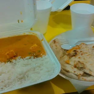 Veggie curry with naan