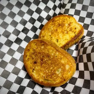 2 Pieces Garlic Bread Toast