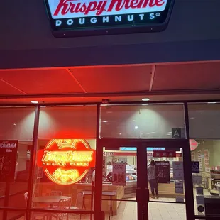 Easy to find right off the freeway. Clean and cozy