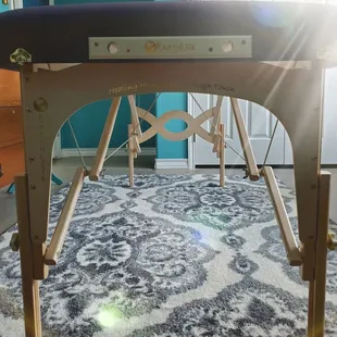 Earthlite Avalon therapy table