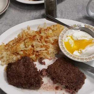 Chopped steak and eggs