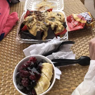 Açaí bowl and nachos