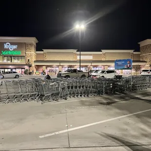 Can't find a basket inside.