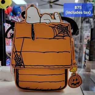 Loungefly snoopy purse