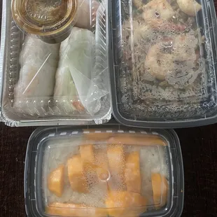 High quality takeout containers that can be recycled.