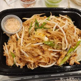 Pad thai chicken