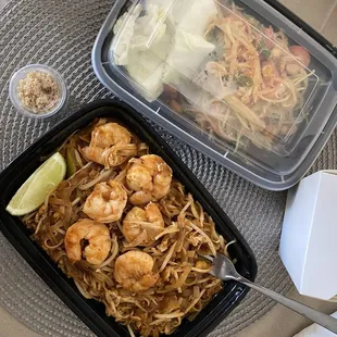 Pad Thai, papaya salad