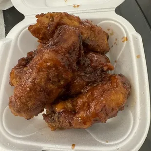 Appetizer chicken wings (insert chef&apos;s kiss)