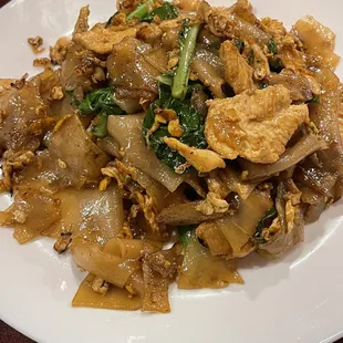 Pad see ew with chicken