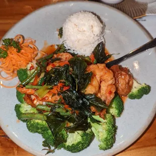 Crispy Shrimp Gra Prao Kai Grop with broccoli