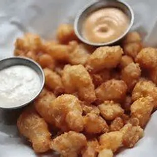 a basket of fried tater tots