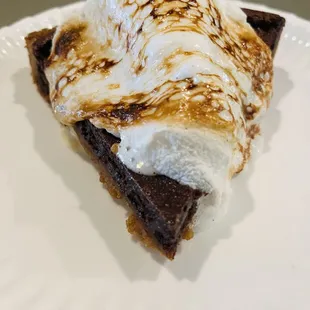 The s&apos;more pie lives up to its name!