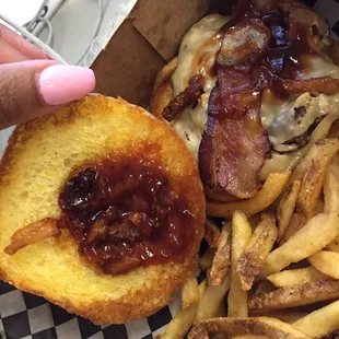 Where are the crispy onions?? My other one was consistent. Barely any sauce and maybe one crispy onion.