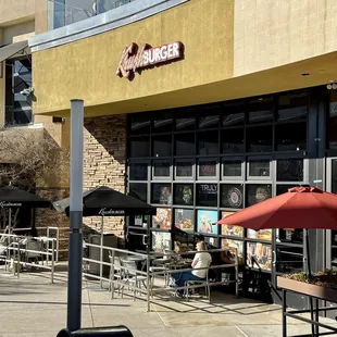 02.08.25 outdoor seating at the Galleria's Promenade