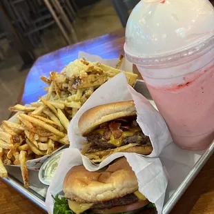 Original Mini Burger, Cowbell Mini Burger &amp; Strawberry Shake