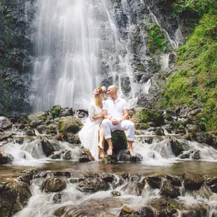 A beautiful couple at this beautiful waterfall, what's not to love?