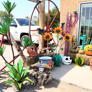 Metal art, talavera pottery, and more!