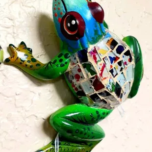 Mosaic frog home and garden decor