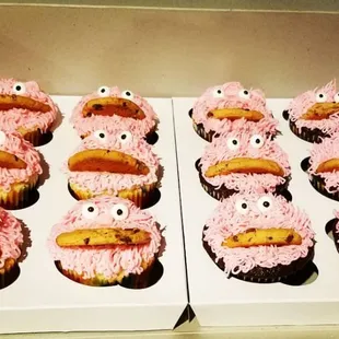 Mrs. Cookie Monster cupcakes