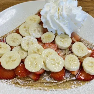 La Galaxy Crepe ($10.95): Delicious and fresh fruit
