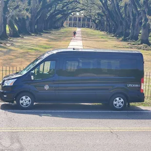 K's Van in front of Oak Alley Plantation