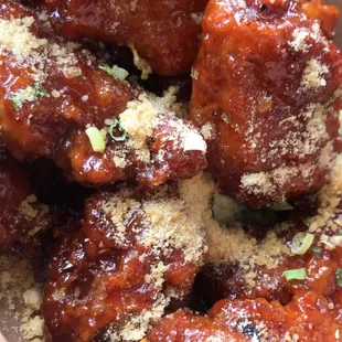 The hot n spicy flavor is really not that spicy. I asked for original and was sweet as heck!