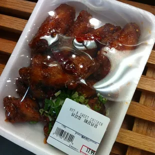 food, chicken wings and fried chicken