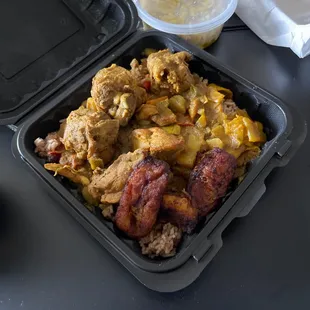 Curry Chicken w/ side of Mac And Cheese