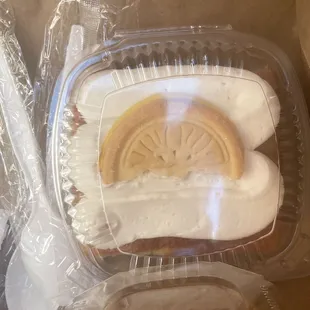 Lemon cake