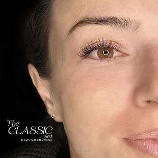 A classic set will have people asking you if those are your real lashes #classiclashes