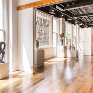 Picture of the gallery and view onto Meridian Street.