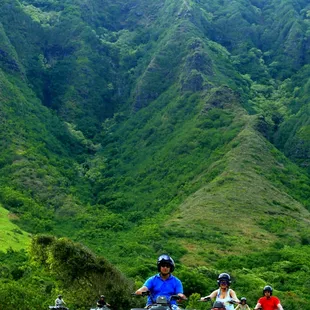 ATV in Ka'a'awa Valley