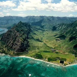 The 4,000 acres of Kualoa offers some of the most spectacular scenery on O`ahu.