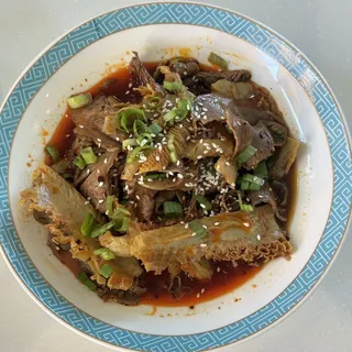 Sliced Beef with Chili Sauce