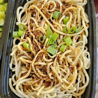 Cold Noodle in Special Chili Sauce