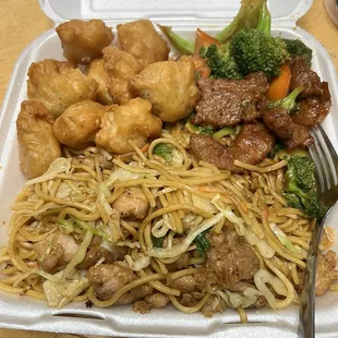 Combo No. 4 Dinner w/sweet and sour on the side