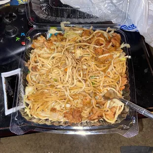 chicken chow mein! yum!