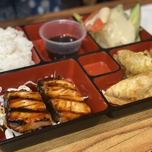 food, grilled seafood, fish, seafood, grilled fish