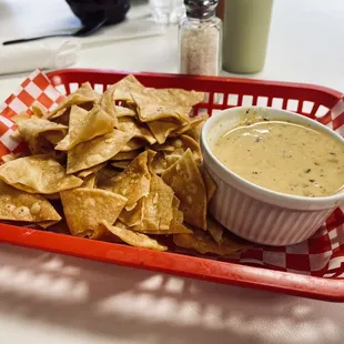 Chips &amp; Queso