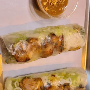 Chicken spring roll and peanut sauce