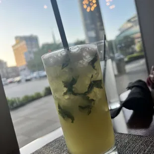 Pineapple mojito